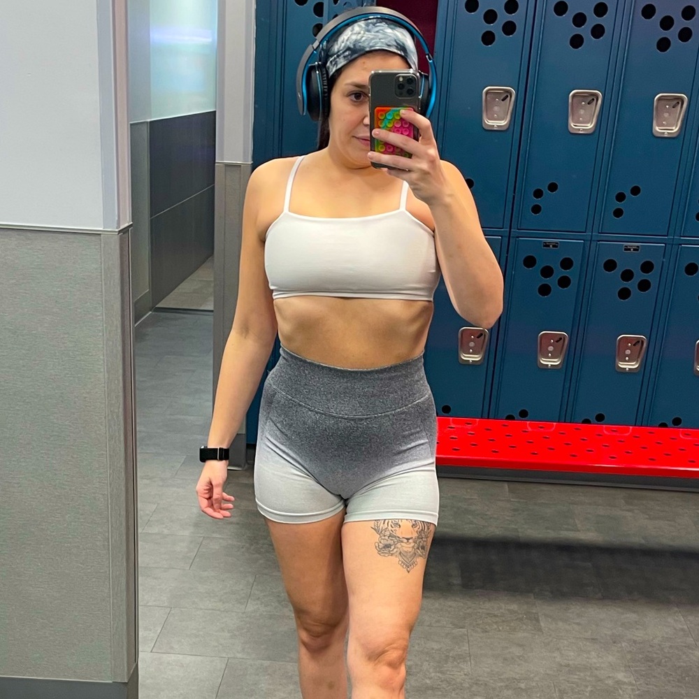 OMBRÉ WORKOUT SHORTS 🤍🩶